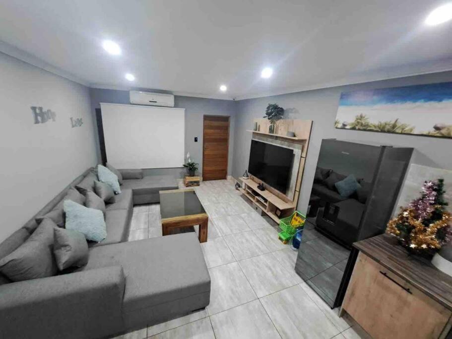 Meyerton Entire 2 Bedroom House With Jacuzzi And Pool! מראה חיצוני תמונה