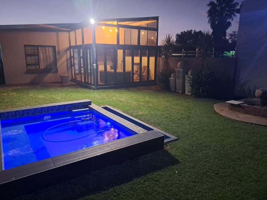 Meyerton Entire 2 Bedroom House With Jacuzzi And Pool! מראה חיצוני תמונה