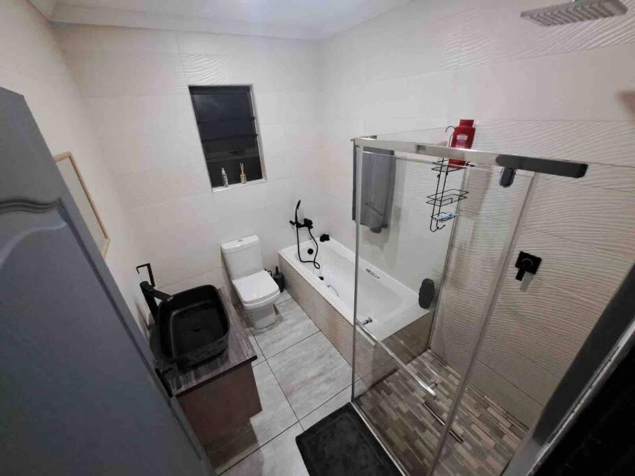 Meyerton Entire 2 Bedroom House With Jacuzzi And Pool! מראה חיצוני תמונה