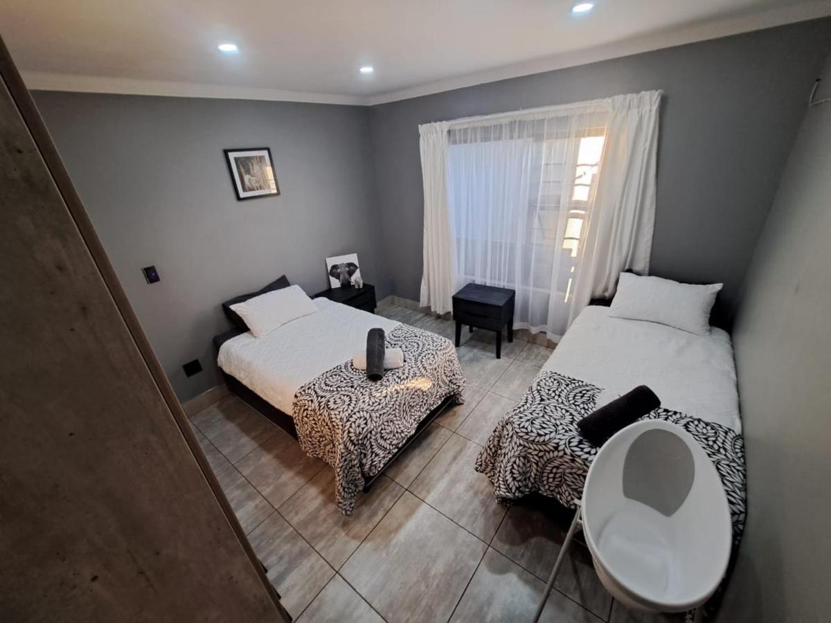 Meyerton Entire 2 Bedroom House With Jacuzzi And Pool! מראה חיצוני תמונה